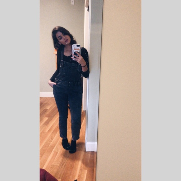 ONLY 1 LEFT! Cropped Not your Fathers Overalls - Picture 4 of 5